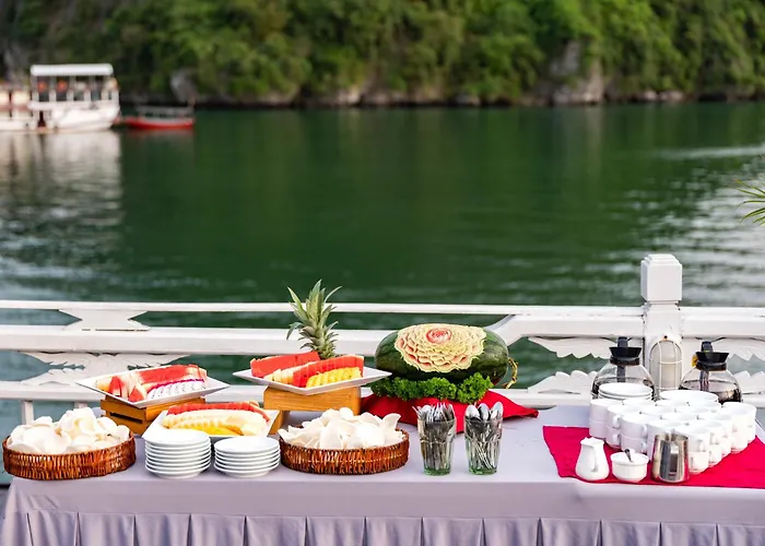 Amanda Cruise 5 Star Bay Hạ Long
